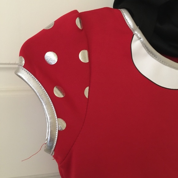 Disney Minnie Mouse (7/8) Halloween Costume or Dress Up Play Red Dress Hooded - Picture 5 of 12